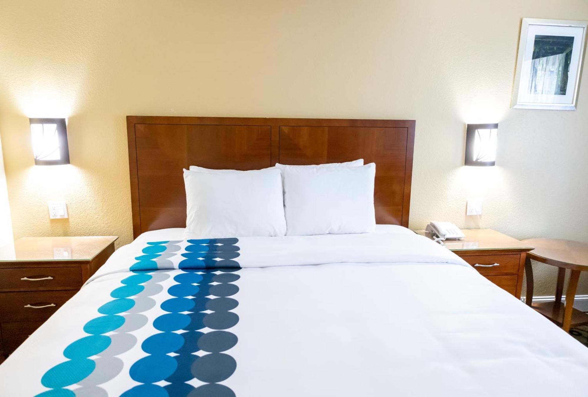 Hotel Baymont By Wyndham College Park Atlanta Airport South Atlanta