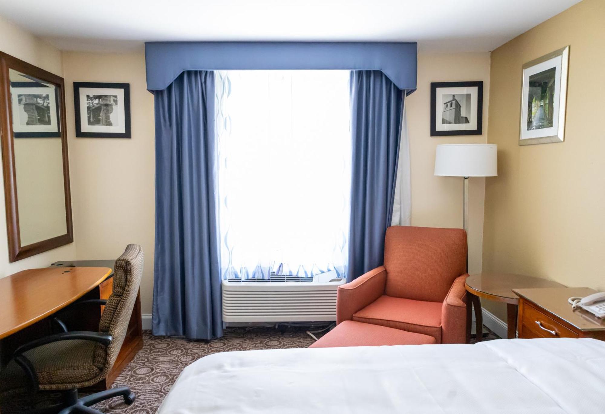 Hotel Baymont By Wyndham College Park Atlanta Airport South 3*