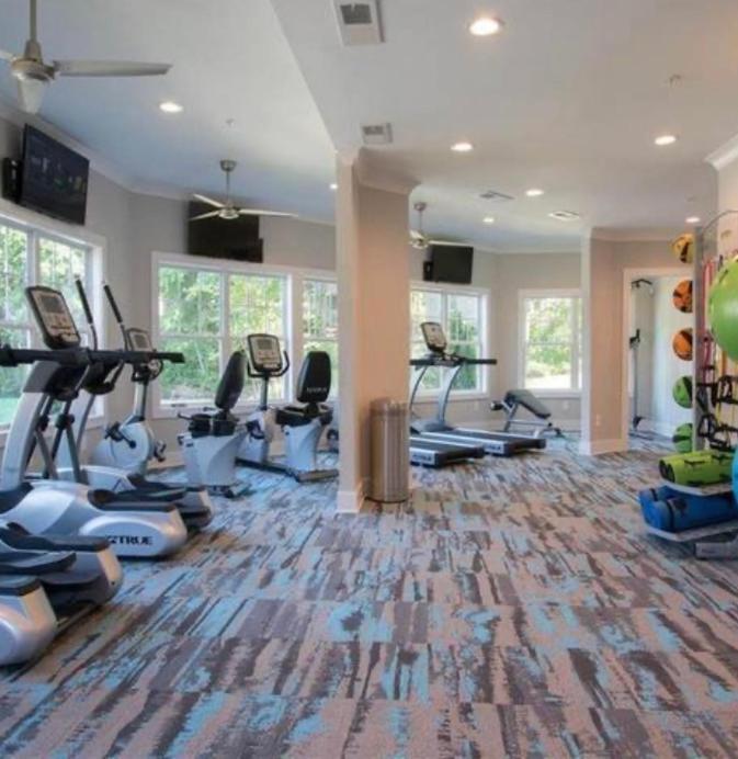 Modern Swank Luxury Aptmins The Battery3bd2br