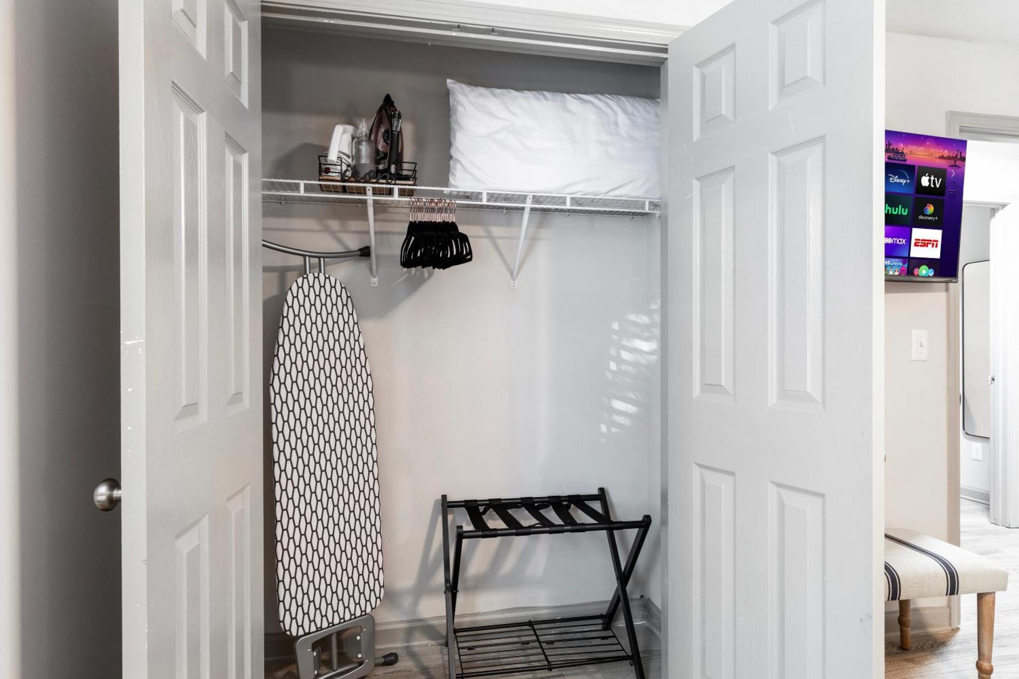 Apartment Modern Swank Luxury Aptmins The Battery3bd2br *