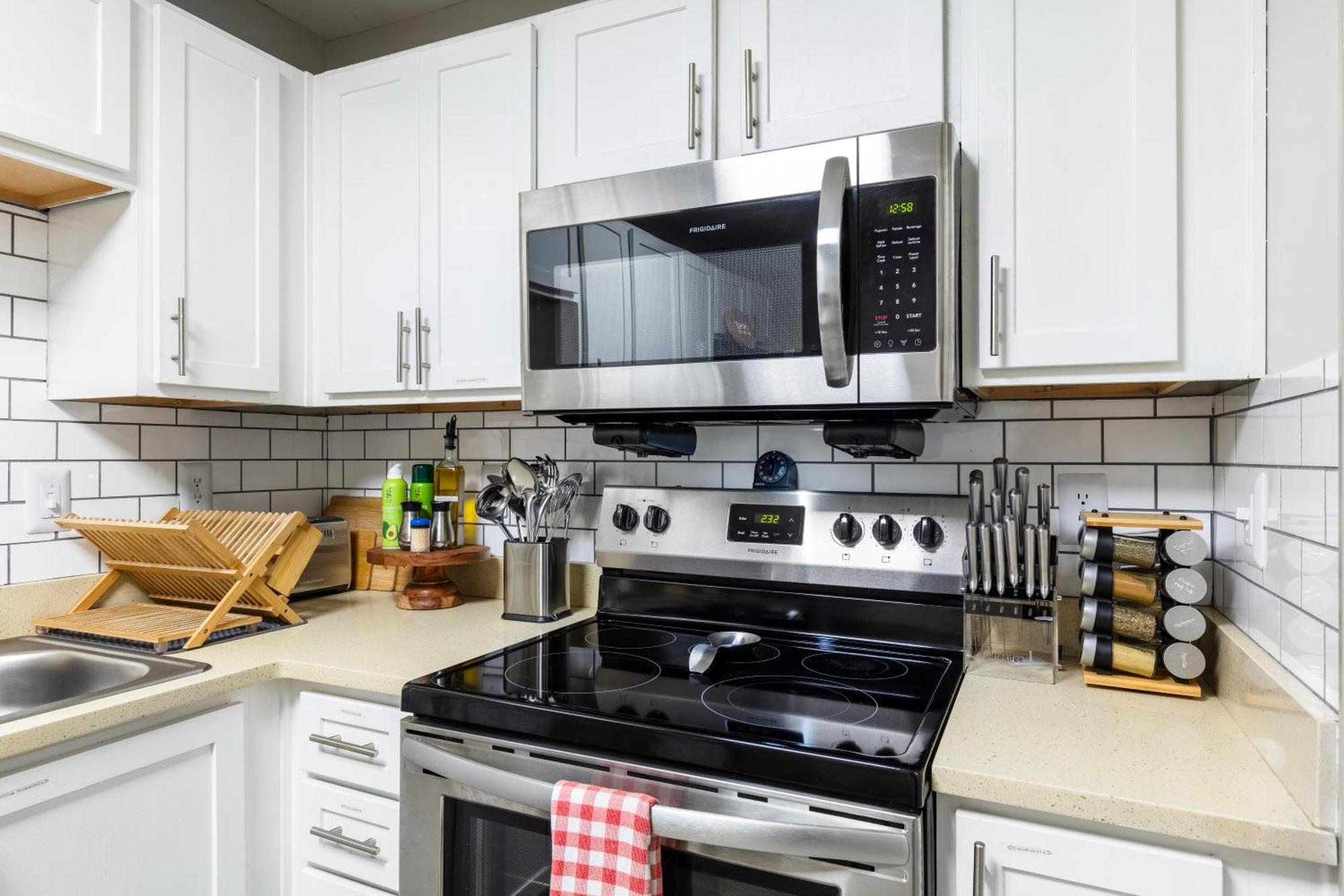 Apartment Modern Swank Luxury Aptmins The Battery3bd2br Atlanta