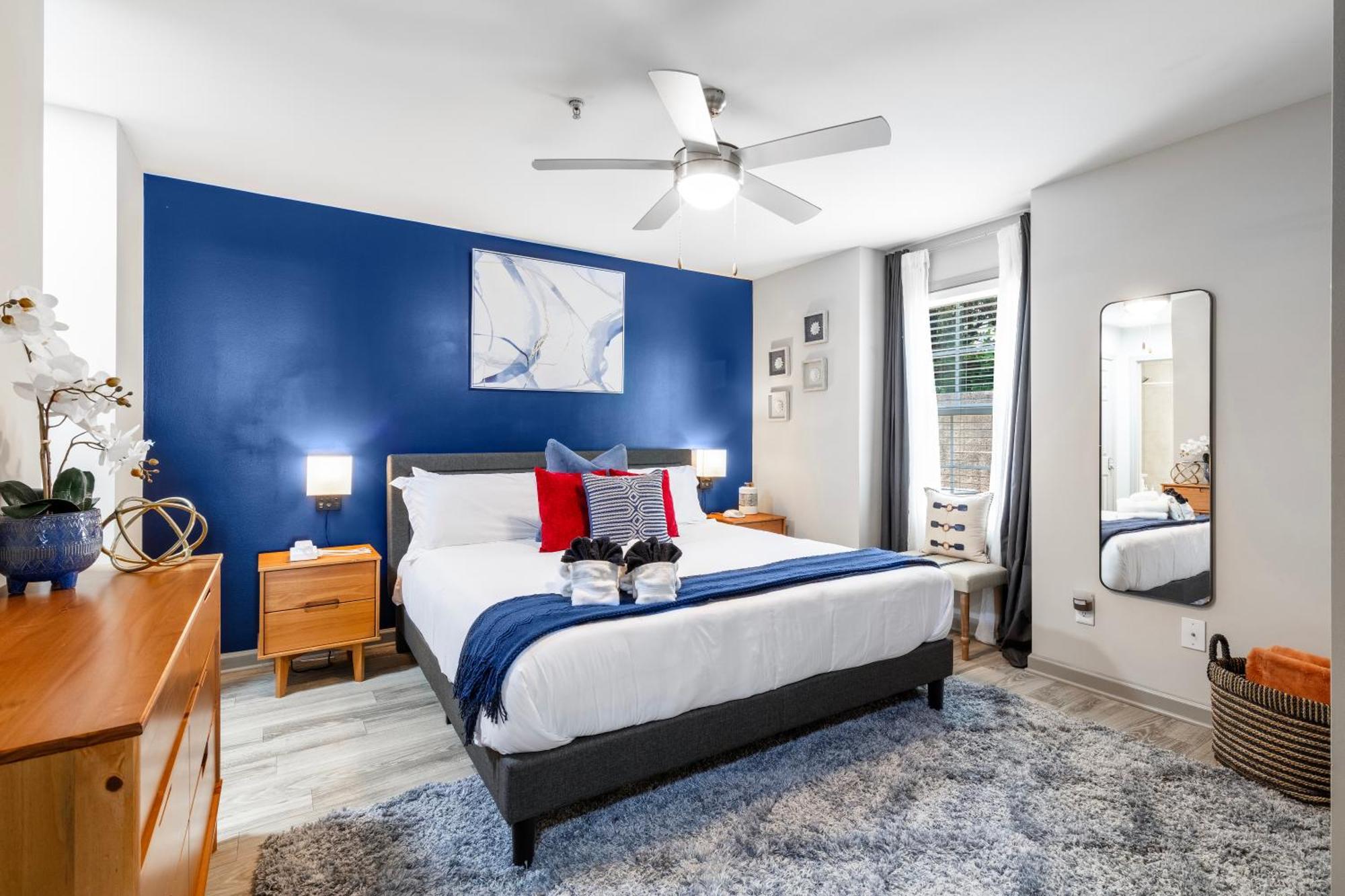 Modern Swank Luxury Aptmins The Battery3bd2br * Atlanta
