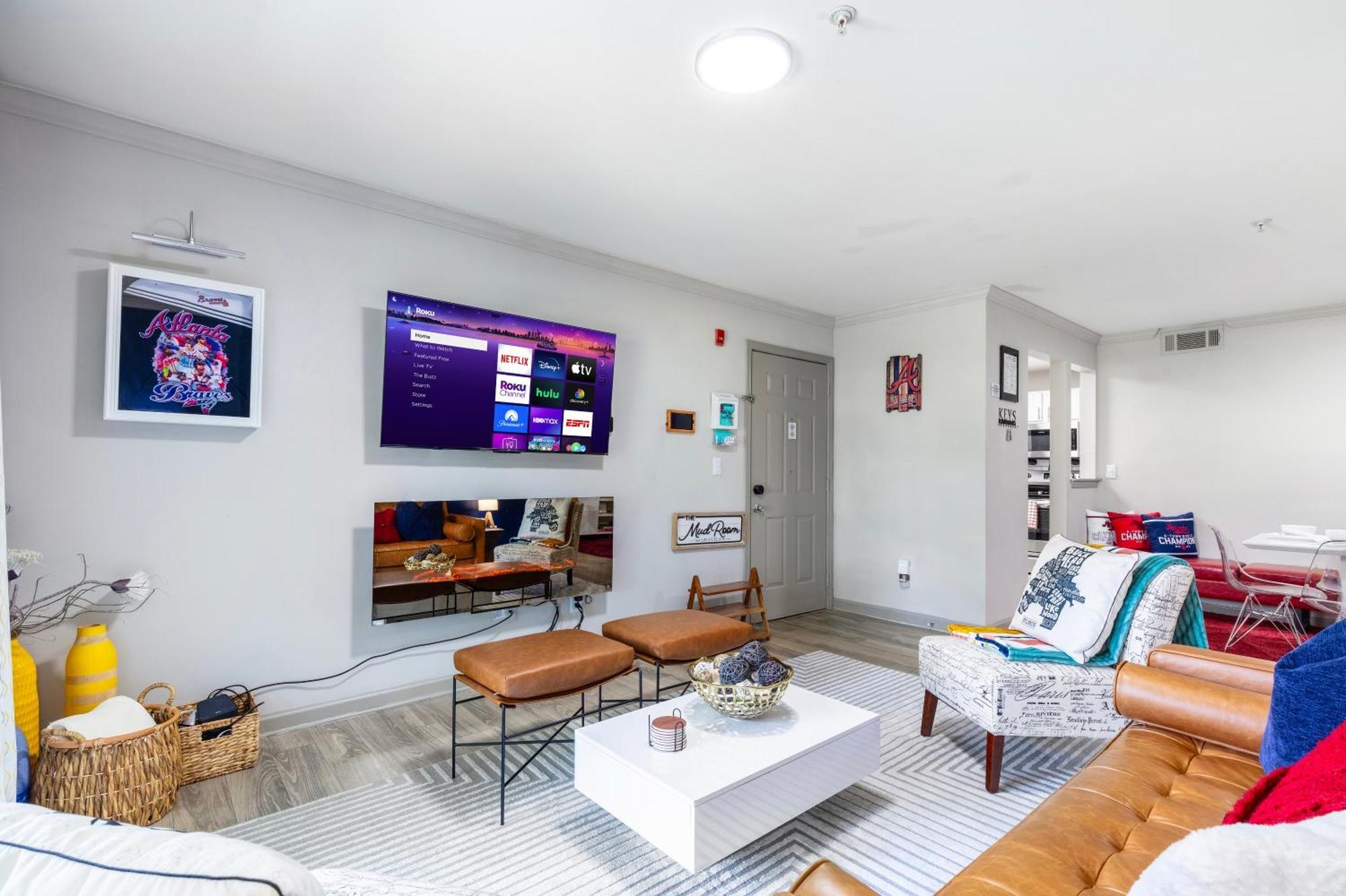 Modern Swank Luxury Aptmins The Battery3bd2br *