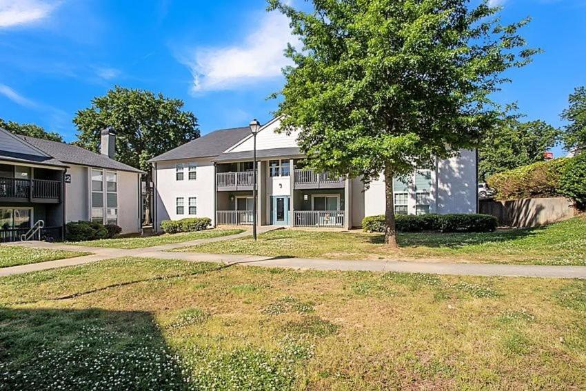 Apartment Modern Swank Luxury Aptmins The Battery3bd2br Atlanta