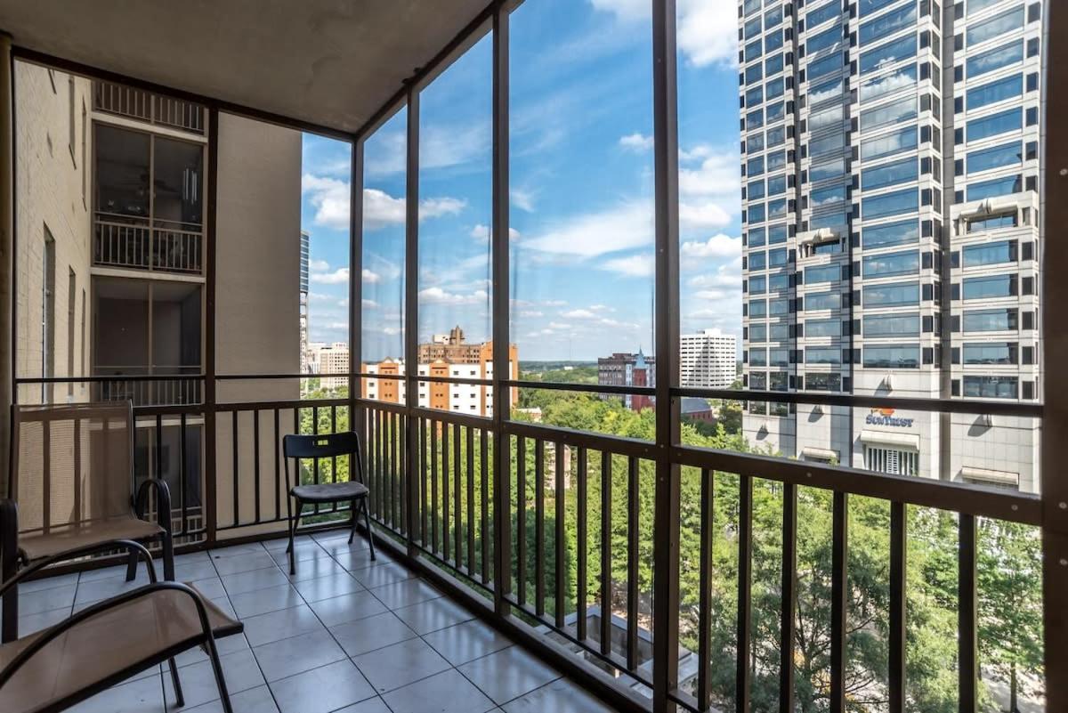 Center Downtown! King Bed! Private Balcony! Pt8i Atlanta