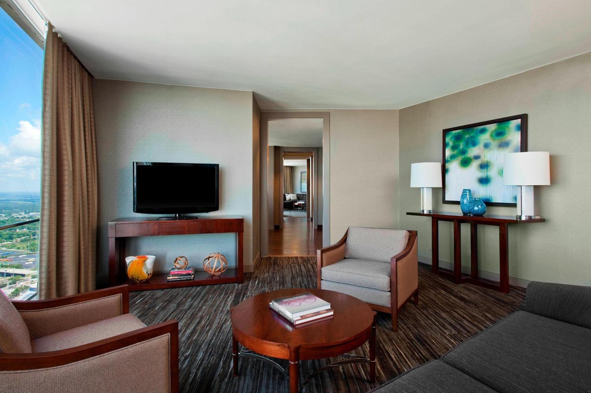 The Westin Peachtree Plaza, 4* Atlanta