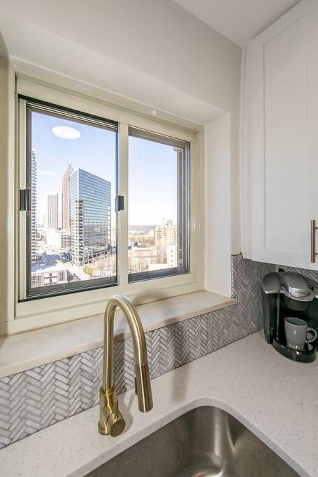 Stayatl High Rise Downtown Atl With Views Holiday home