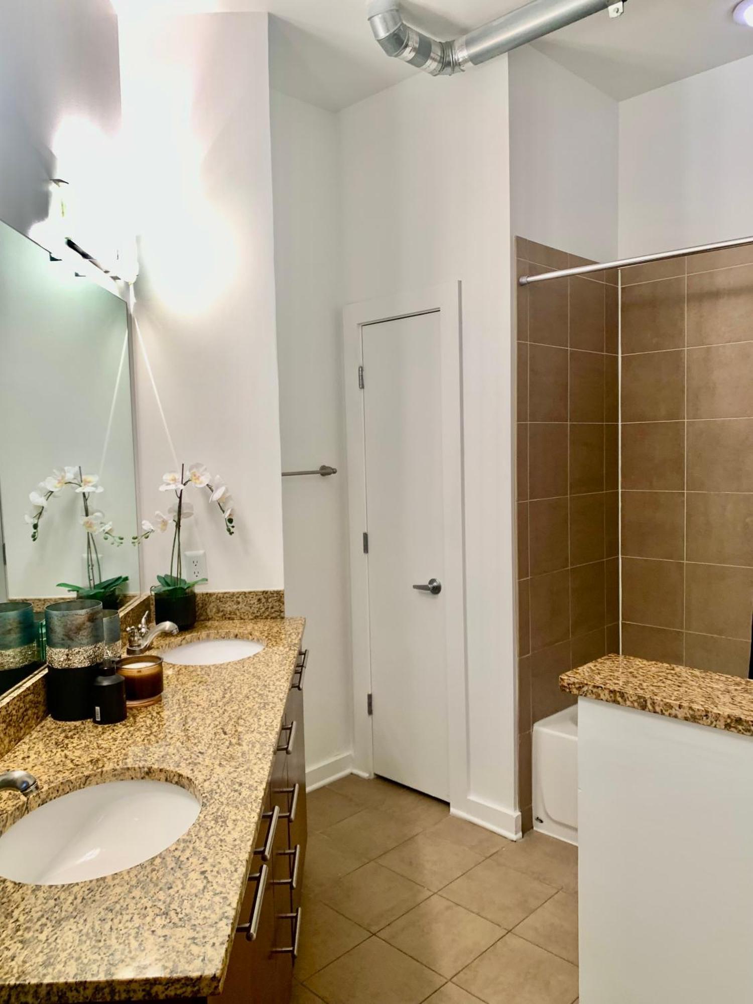 Grand 3br Loft In Atlantic Station Apartment