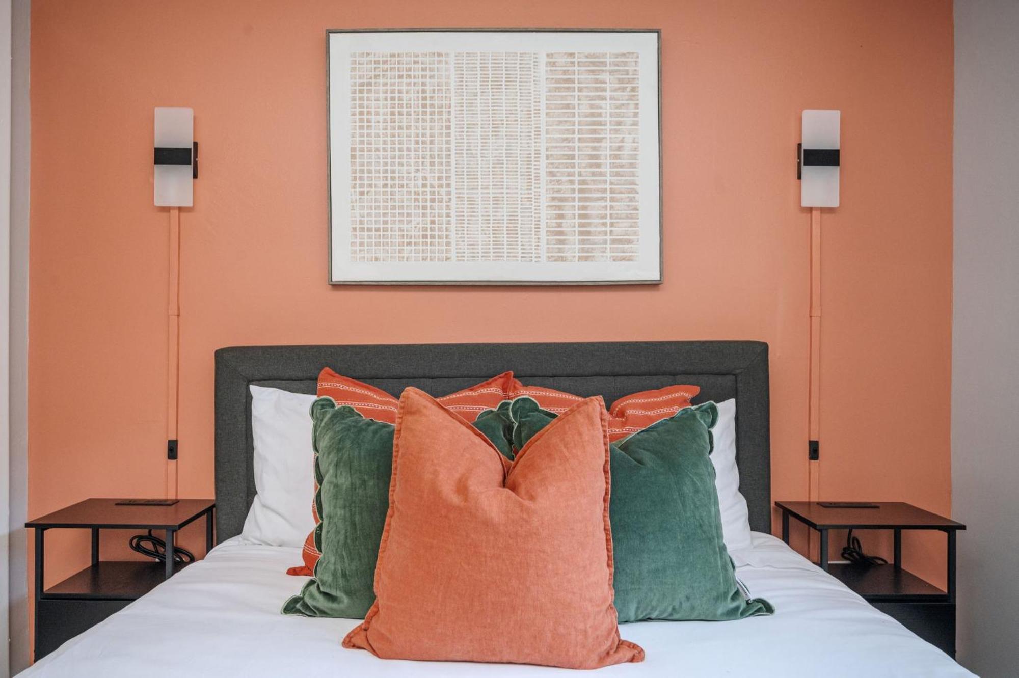 The Traveler's Retreat, 5 Mins To Airport And 15 Mins To Downtown Apartment *