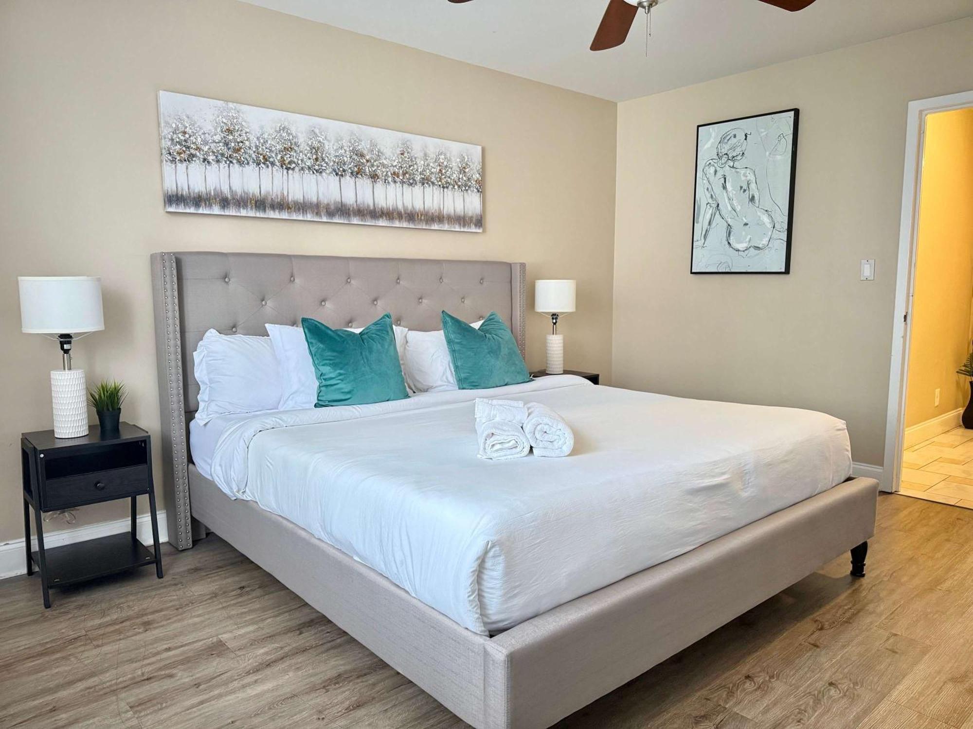 Holiday home Downtown! 2bd View Onsite Parking King Lm809 *