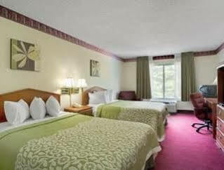 Hotel Baymont By Wyndham College Park Atlanta Airport South Atlanta