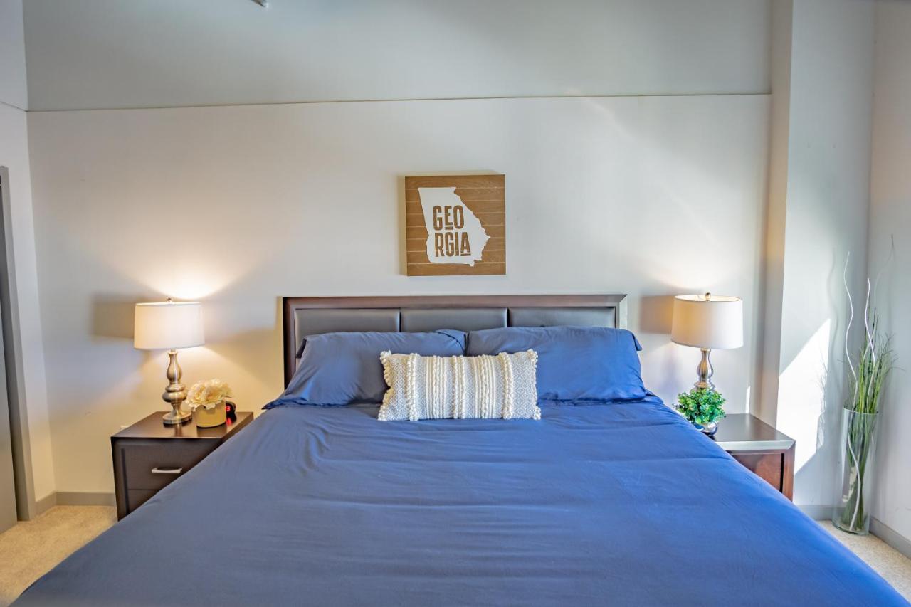 Amazing Fully Furnished Apartment